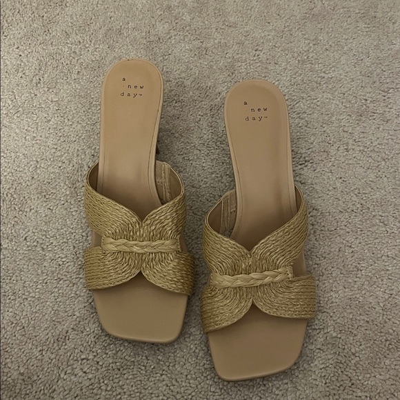 A New Day Women's Beige Woven Heels - Picture 2 of 4